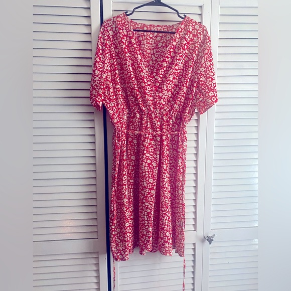 SHEIN Red and White floral dress - Picture 3 of 7